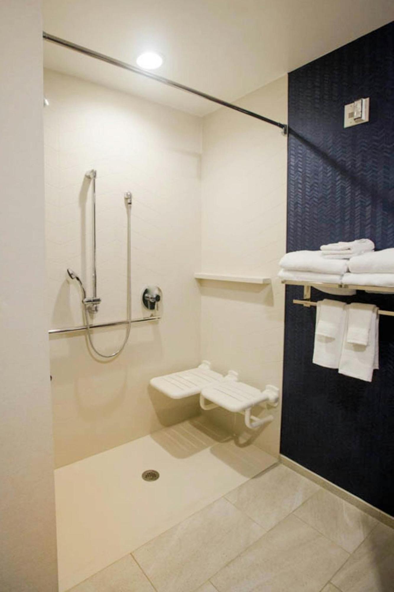 Fairfield Inn & Suites By Marriott Philadelphia Broomall/Newtown Square Kültér fotó